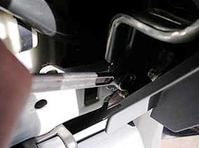Откручиваем панель торпеды Honda CRV II