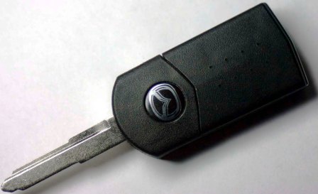 Снятие и замена батарейки в ключе Mazda 3