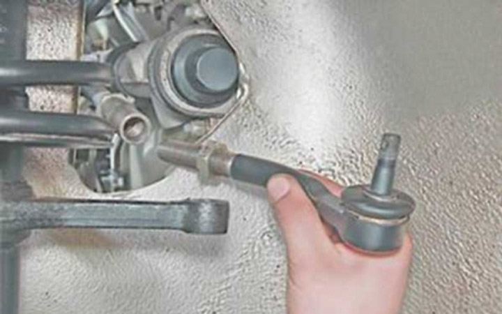 Демонтаж рулевых наконечников ВАЗ 2113, 2114, 2115 ремонт авто своими руками