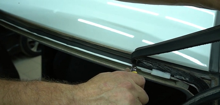 Самостоятельна замена лобового стекла Hyundai Solaris