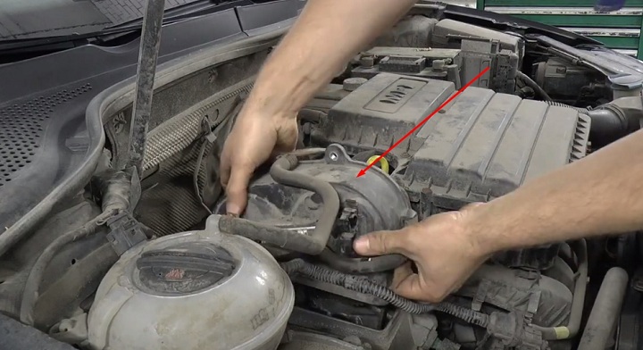 Как заменить ремень ГРМ Volkswagen Polo sedan своими руками