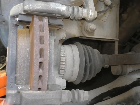Замена передних и задних тормозных колодок на Lada Vesta